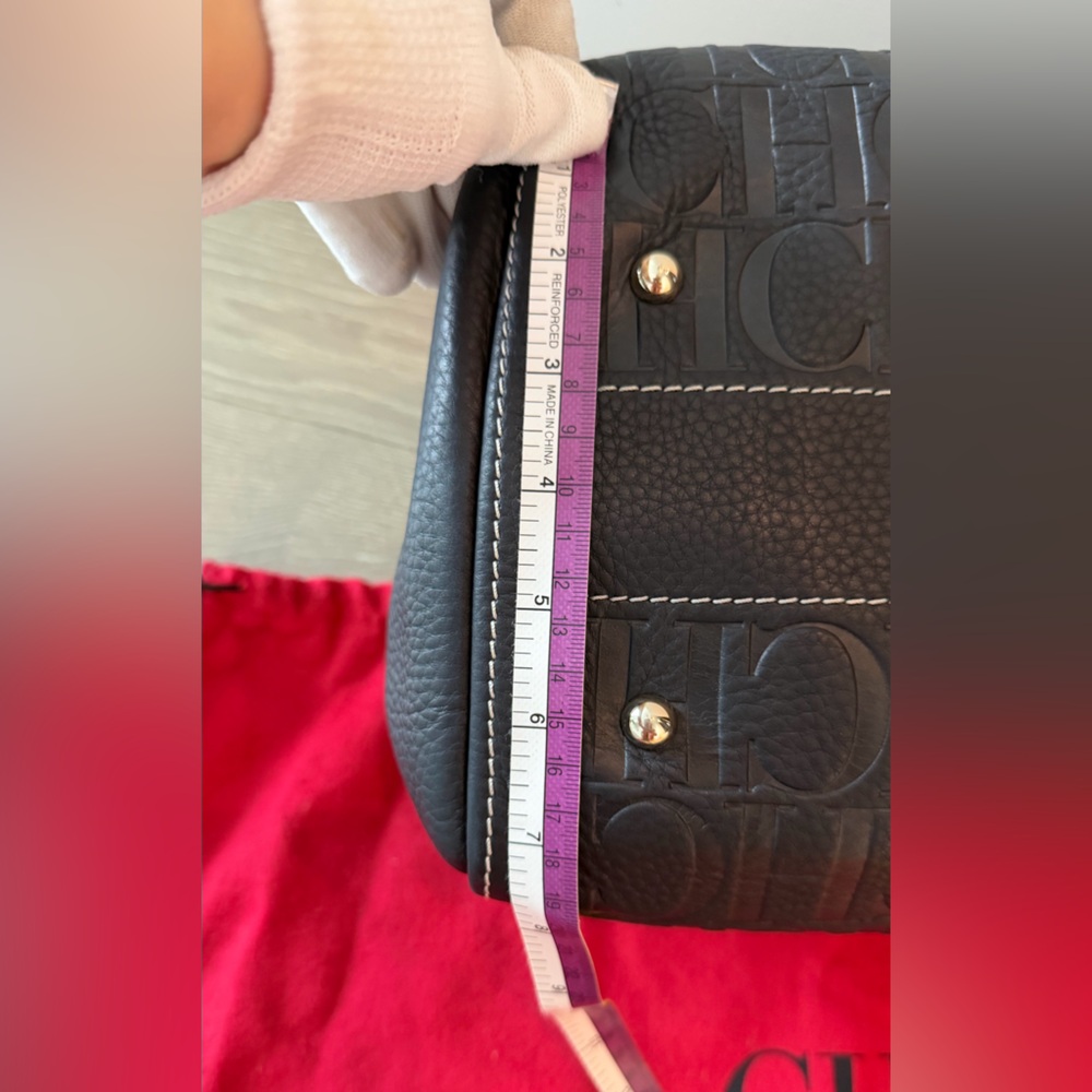 Carolina Herrera Black Andy 7 with Tan Handles - Picture 11 of 15